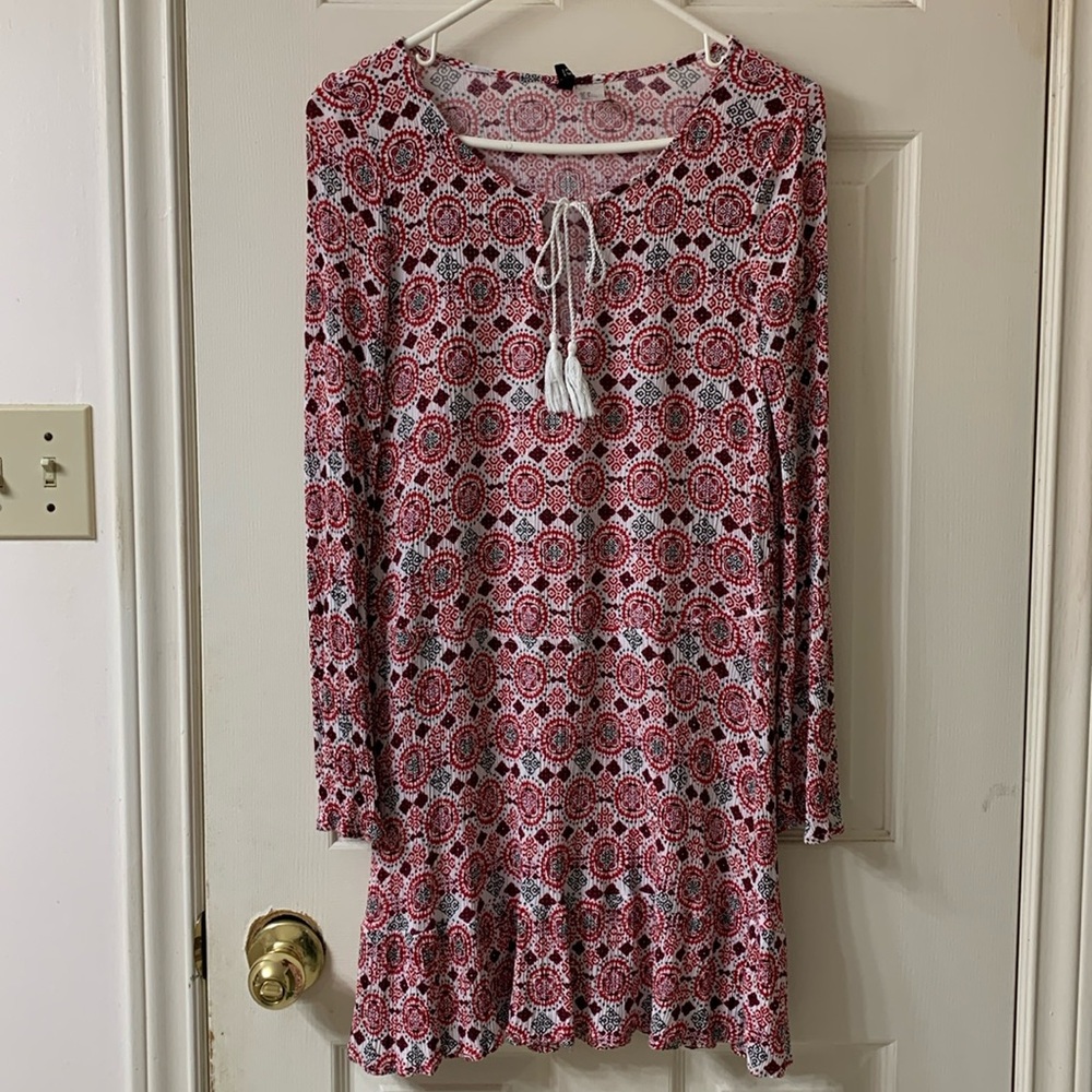 🌷3 for $25🌷Divided H&M, US 8, Red White & Black Long Sleeve Flowy Boho Dress